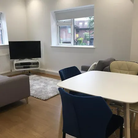 Beautiful 1 Bed Serviced Apartment Cobham Town Centre Exterior photo