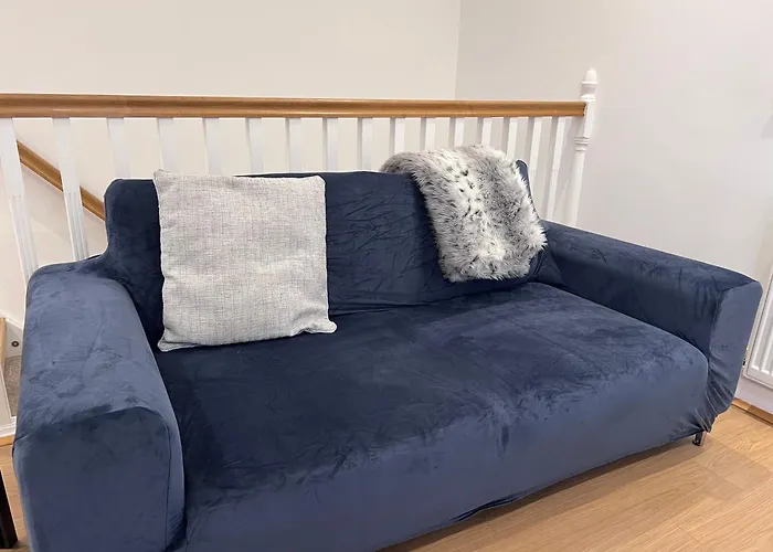 Beautiful 1 Bed Serviced Apartment Cobham Town Centre