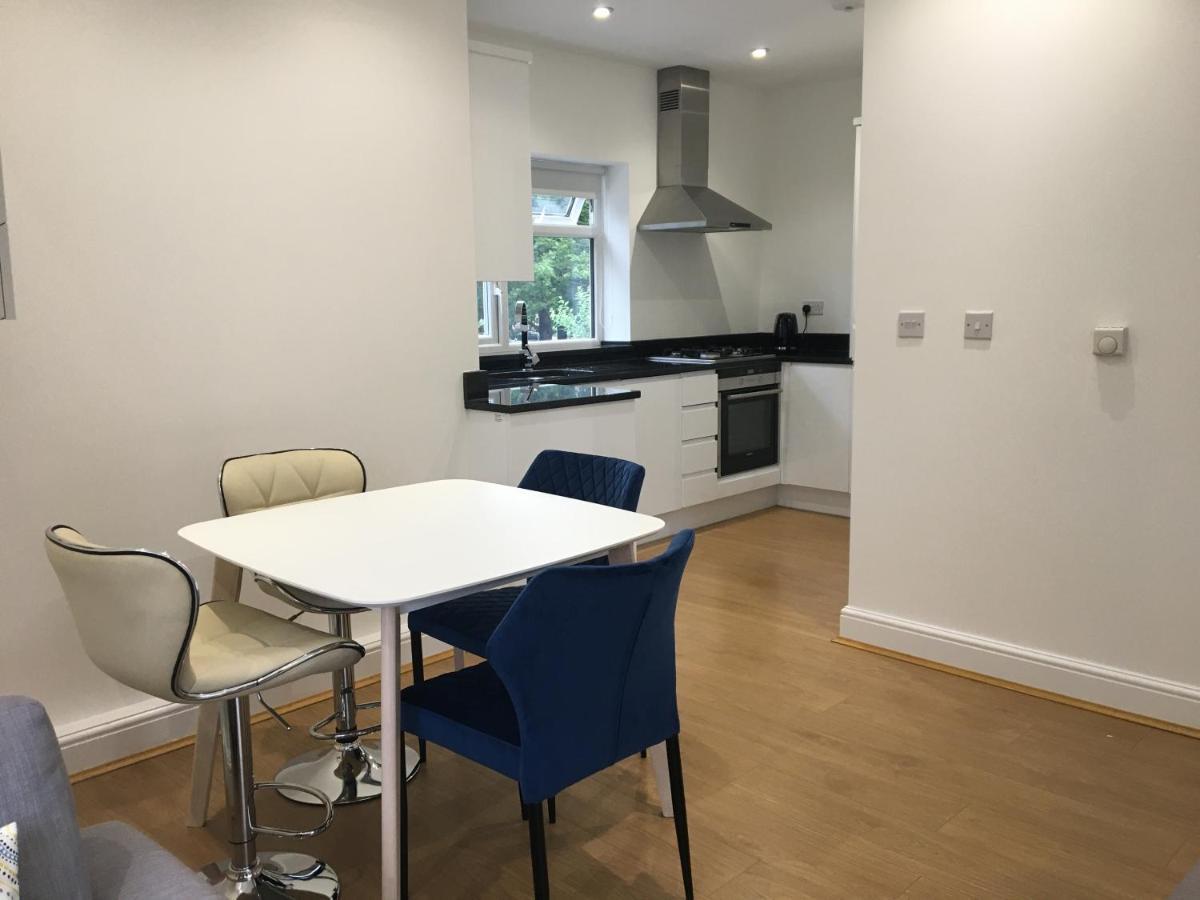 Apartment Beautiful 1 Bed Serviced Cobham Town Centre *